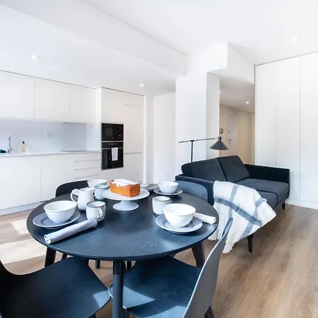 Lusiadas 53 2ºe דירה *